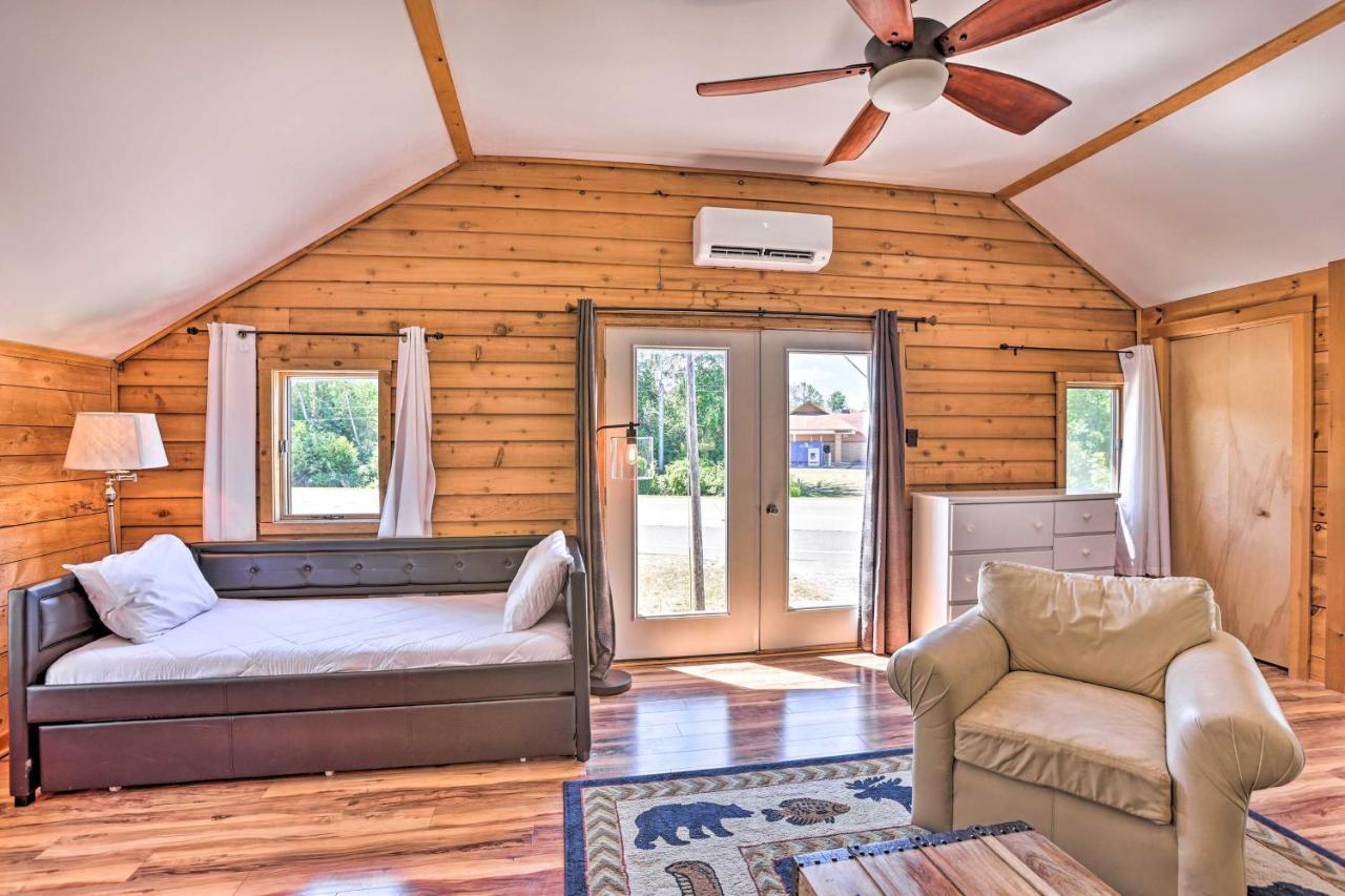 Quaint Studio With Shared Beach Walk To Suttons Bay المظهر الخارجي الصورة