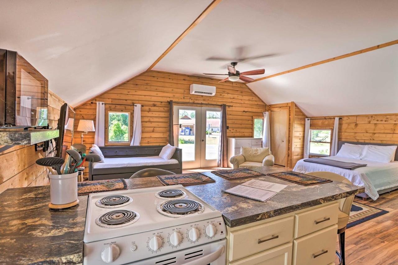 Quaint Studio With Shared Beach Walk To Suttons Bay المظهر الخارجي الصورة